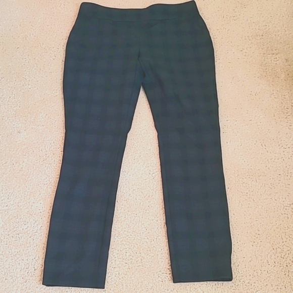 Hilary Radley Pull on Pants Plaid - Picture 2 of 4